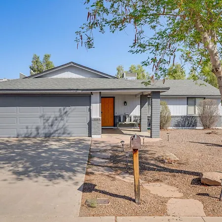 Mesa Retreat With Fenced Yard, Walk To Sloan Park! Vila